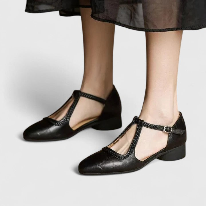 DELPHINE | ELEGÁNS LAPOS SZANDÁLOK